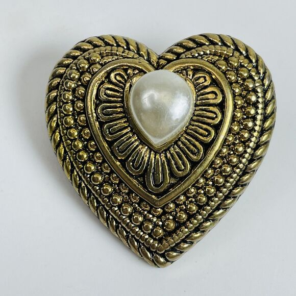 Unbranded Jewelry - Vintage Gold Tone Heart Brooch Pin Faux Pearl Textured Rope Design Taiwan